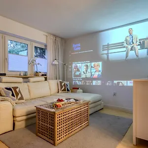 Rezydencja Filmowa- Wygodny Apartament 10 Min Od Lotniska I Centrum Apartament